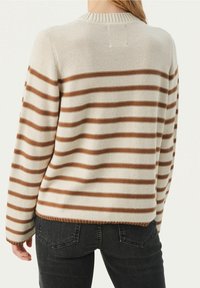 Part Two Sweter