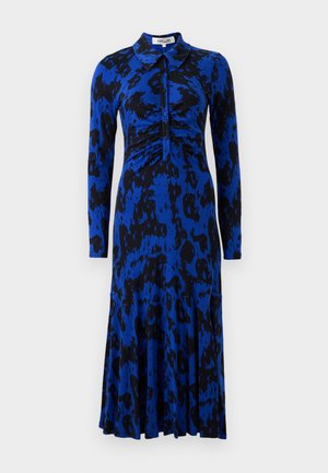 Blaues Leopardenmuster-Kleid mit langen Ärmeln, Kragen, gerafftem Oberteil und ausgestelltem Rock. Hergestellt aus einem glatten, dehnbaren Stoff.