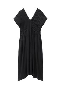 Robe midi noire avec un décolleté profond en V, des manches courtes et des plis verticaux texturés sur le haut du corps et les épaules.