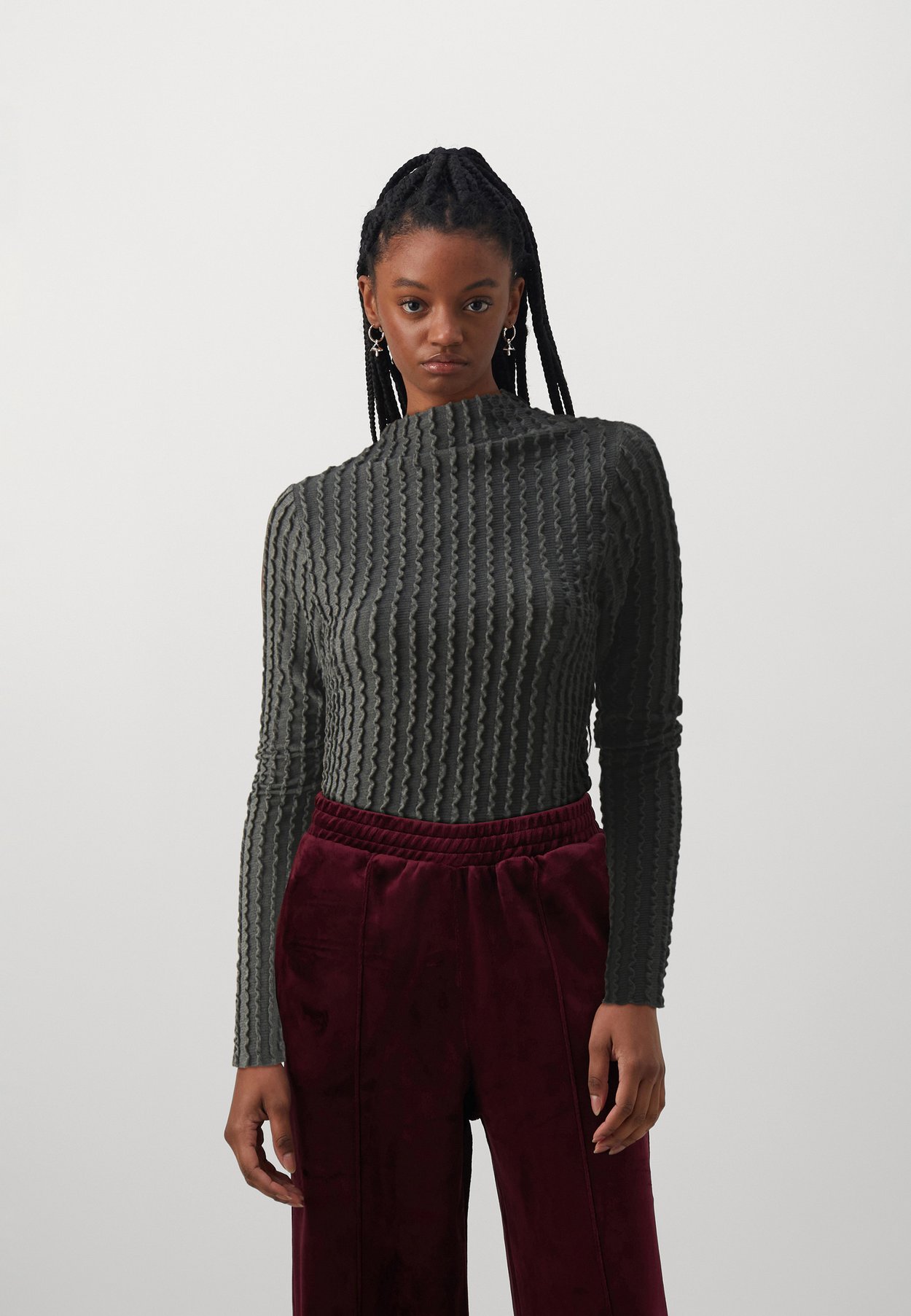 ONLHELLE MOCK NECK