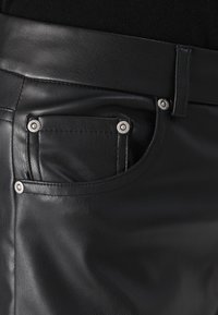 ONLY Tall ONLKIRI  - Pantaloni - black