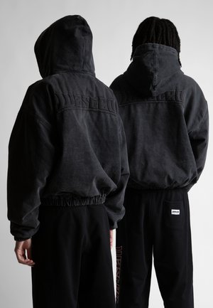 PUSHER SHELTER JACKET UNISEX - Džinsinis švarkelis - faded black