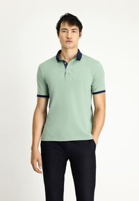 Unausgewählt, crepe green
