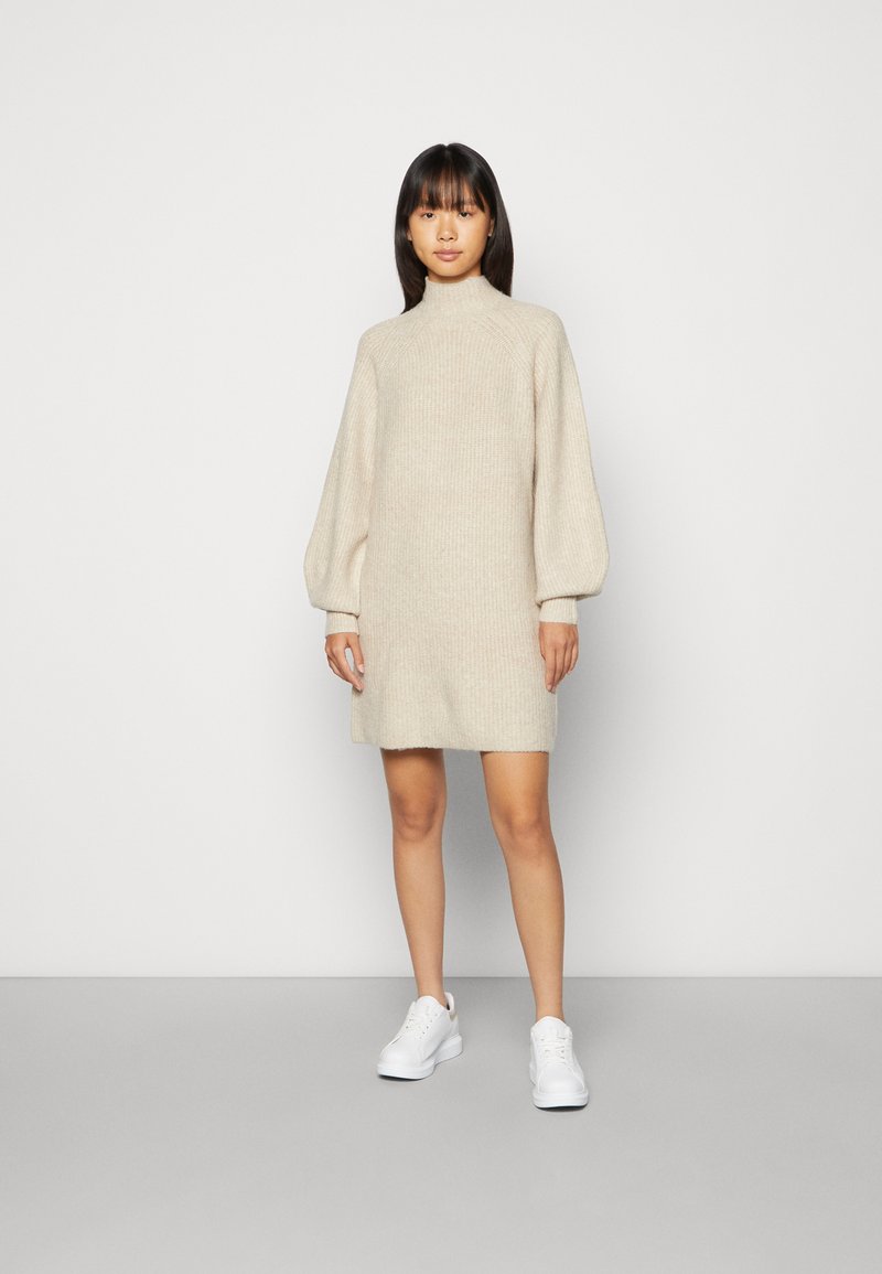 Robe Oversize Unique Couleur Kaki - Tailles 38 à 46, Manches Trois-quarts, Longueur Genou, Neuve Avec étiquettes, Marque Boutique Parisienne