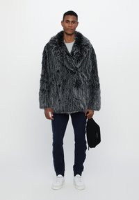 Michael Kors PEACOAT UNISEX  - Jachetă de iarnă - black/white