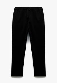 Pantalones de chándal negros hechos de material suave, con una cinturilla elástica y cordón, que cuentan con dos bolsillos laterales y un diseño de pierna tapered.