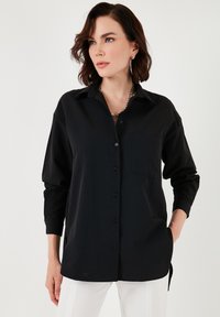 Unselected, black