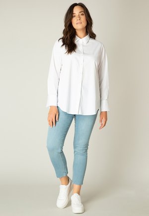 BASE LEVEL CURVY ALIZA - Button-down blouse - white