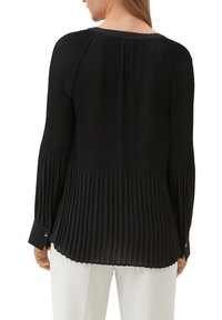 s.Oliver BLACK LABEL MIT PLISSEE-STRUKTUR - Blouse - true black