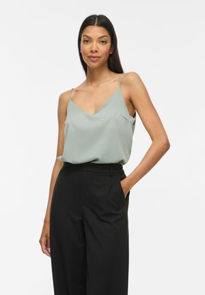 VILA, strap VIMATHILDE V-neck - Débardeur - green milieu