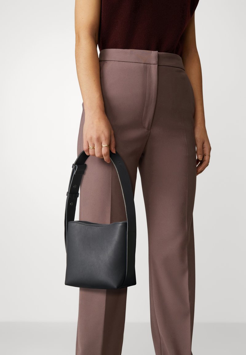 Lindex BAG BUCKET  LOOK - Bolso de mano - black