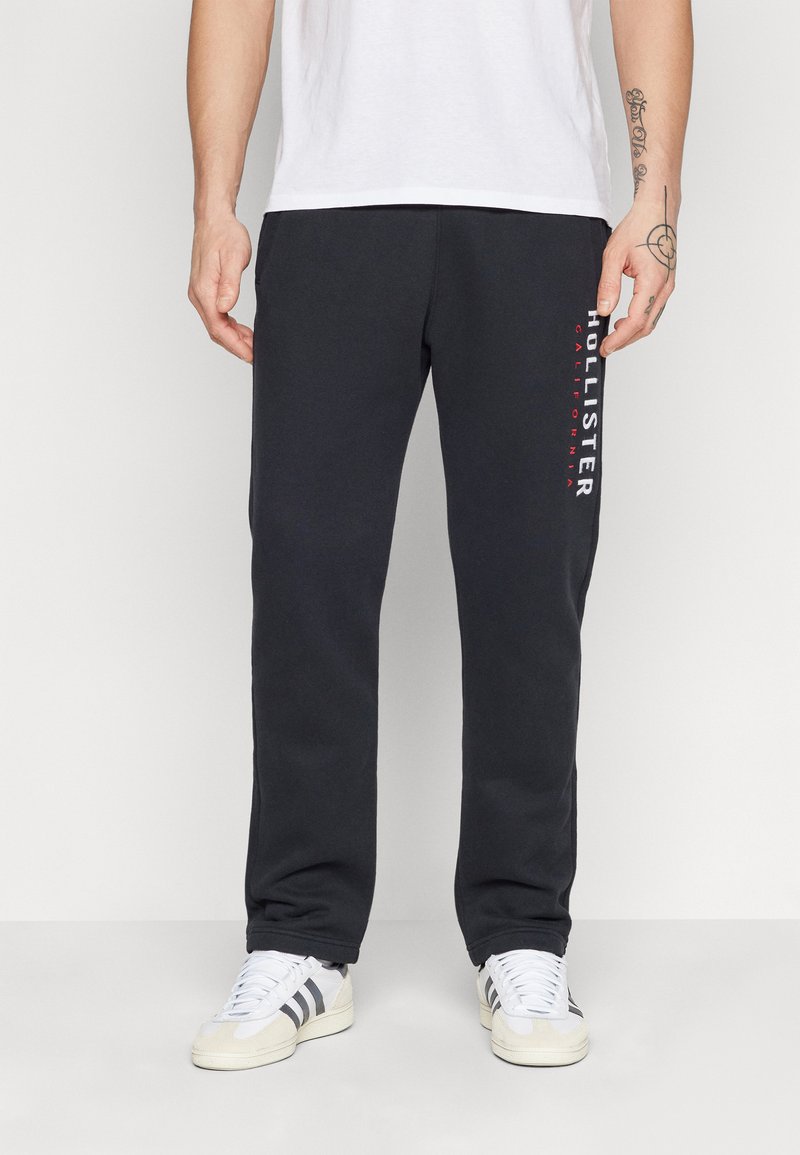 Hollister Co. STRAIGHT LEG VARSITY LOGO SWEATPANT Tracksuit bottoms