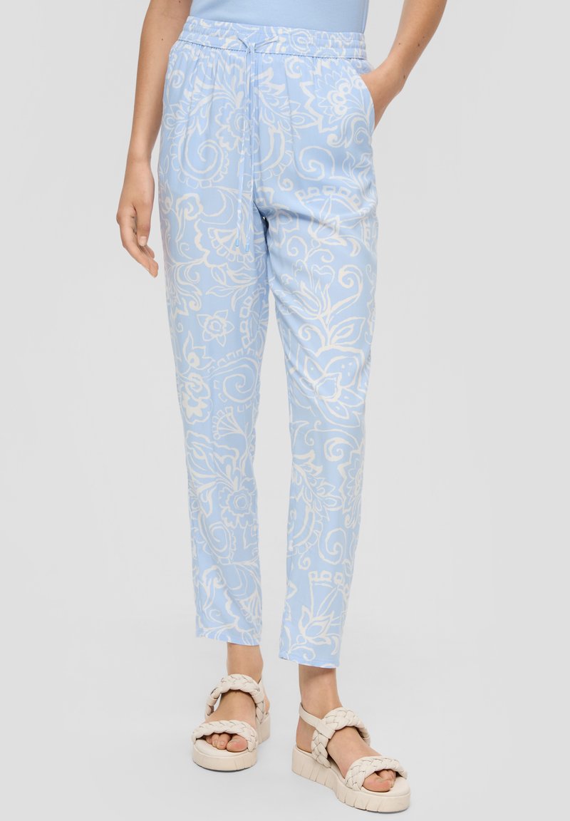 s.Oliver MIT ALL-OVER - Stoffhose - himmelblau