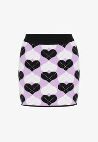 Seleccionado, black lilac