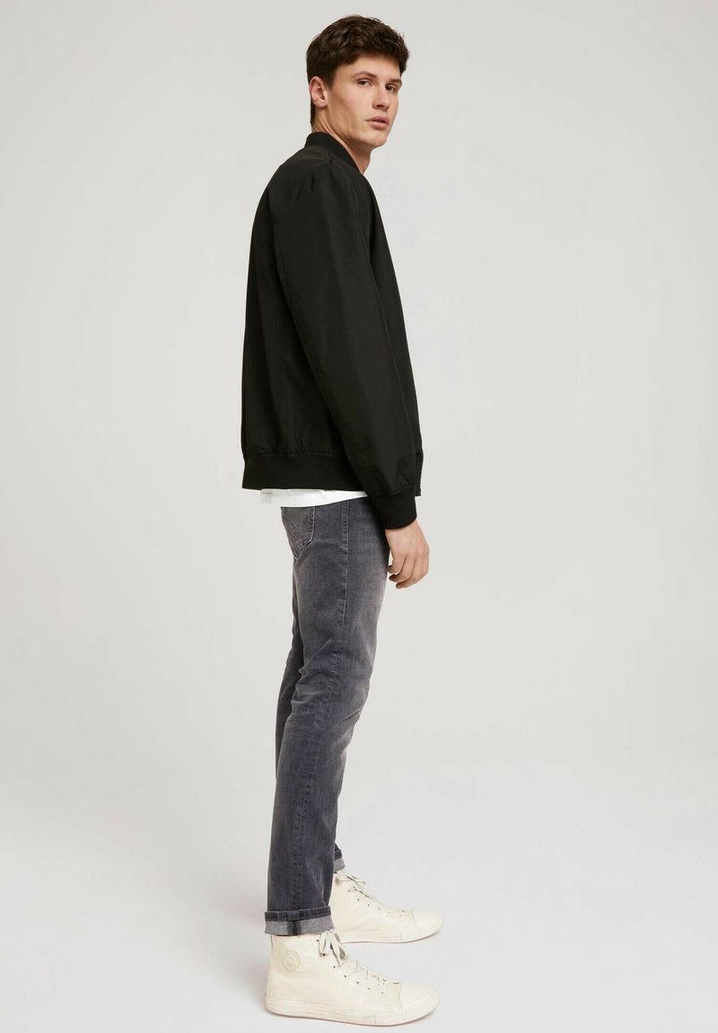Herren Leichte Jacken | TOM TAILOR DENIM BASIC Bomberjacke black/schwarz - ID47258 Herren Leichte Jacken | TOM TAILOR DENIM BASIC Bomberjacke black/schwarz - ID47258