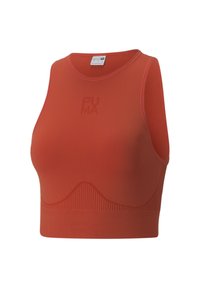 Czerwona sportowa crop top wykonana z gładkiego, elastycznego materiału. Posiada okrągły dekolt, prążkowaną fakturę oraz wytłoczone logo na środku.