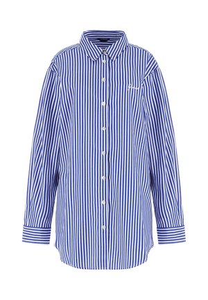 Camicia a maniche lunghe con bottoni, a righe verticali blu e bianche, con colletto e piccolo testo bianco ricamato sul petto.