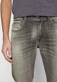 Diesel Džíny Slim Fit - grey denim