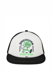 Zwart-wit trucker pet met een glad voorpaneel, gaas achterkant en groene cartoonafbeelding met een watersportthema. De tekst luidt "SURF'S UP."