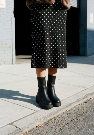 Buffalo, ZORA BOOTIE - NAPPA - Stivaletti con plateau - black