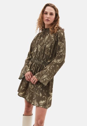 Robe de jour - paisley comb