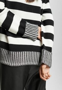 Esprit Sweter