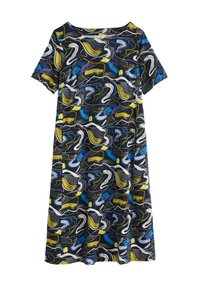 Rochie cu mânecă scurtă dintr-un material negru, având un model abstract cu linii ondulate galbene, albastre și albe. Croi lejer și lungime deasupra genunchiului.