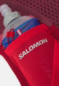 Salomon ACTIVE SKIN 4 SET UNISEX - Víztartályos hátizsák - red dahlia/high risk red