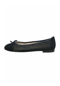 Ballerine nera in suede con un design perforato sui lati, con punta arrotondata e un piccolo fiocco decorativo sulla parte anteriore.