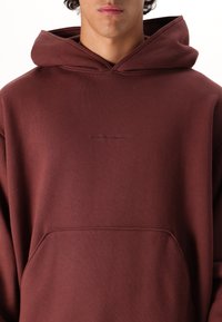 Oakley SOHO HOODIE - Φούτερ - grenache