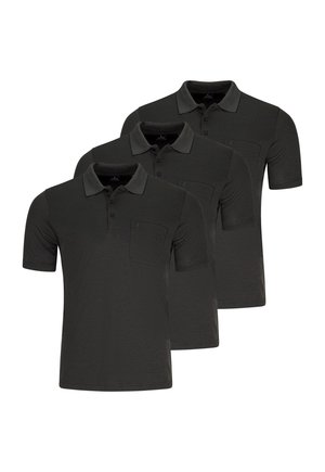 Drei schwarze Kurzarm-Poloshirts mit Krägen und Brusttaschen, auf weißem Hintergrund in einer versetzten, überlappenden Anordnung.