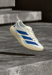 Δεν επιλέχθηκε, footwear white/collegiate royal/clear sky