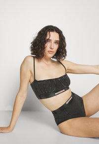 Diesel Hipster UFPN-OXY con Maxi Logo donna - Outlet