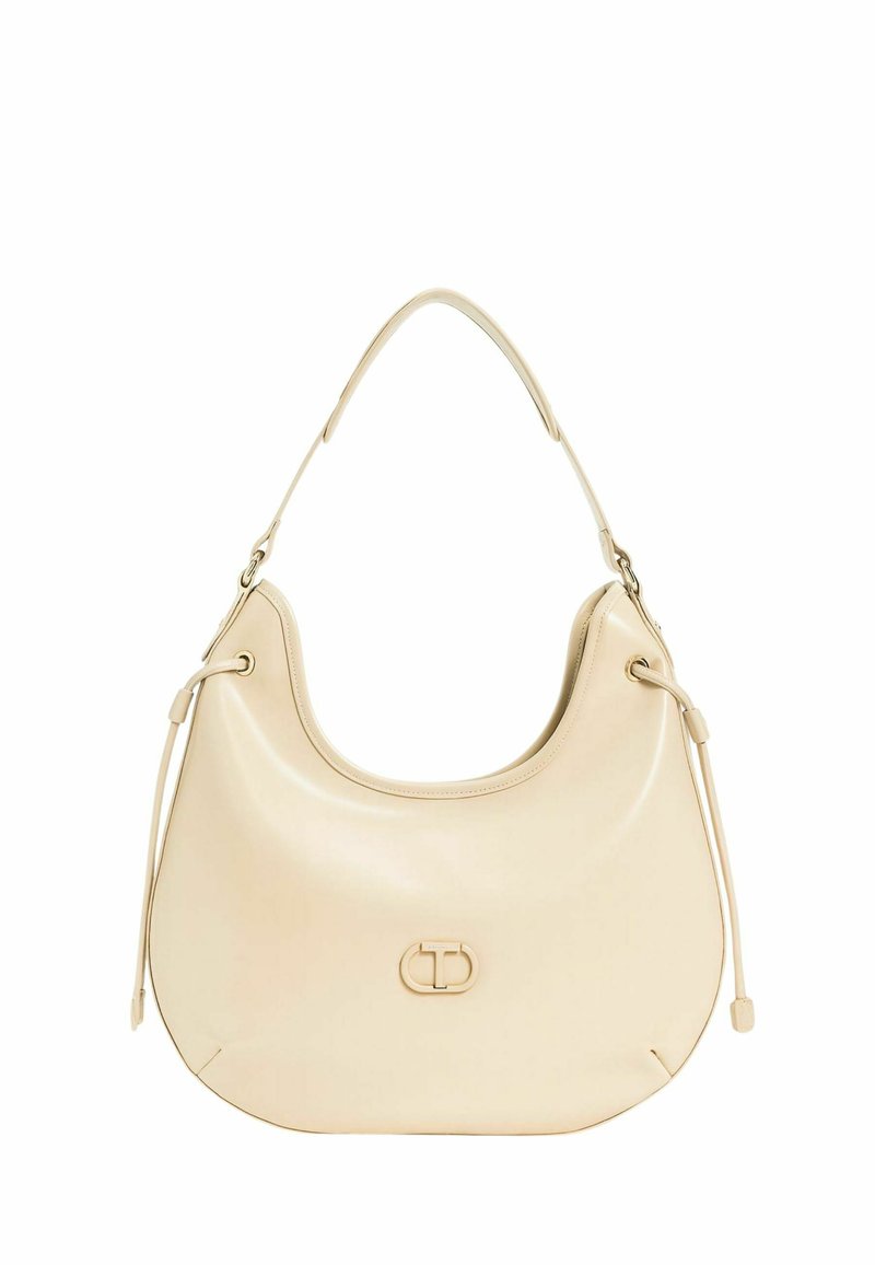 Borsa hobo in pelle color crema con forma curva, dotata di una sottile tracolla e dettagli arricciati sui lati. Finiture in metallo color oro.