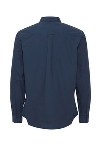 Marineblå langermet skjorte med nedbrettbar krage, enkel bakyoke og knapper på ermet. Laget av et glatt, lett stoff.