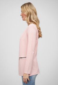 Cloud 5ive MIT 2-ZIP-POCKETS - Vest - rose