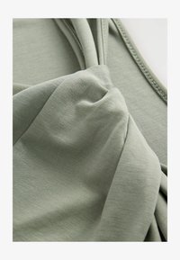 Ausgewählt, sage green