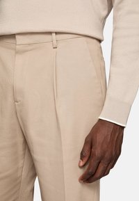Boggi Milano STRETCH - Chinos tipa bikses - beige