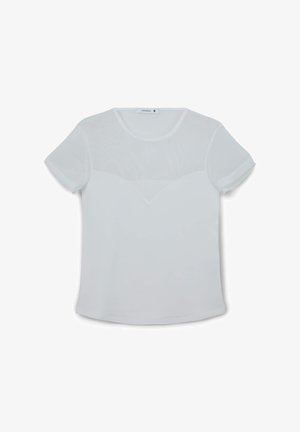 T-shirt bianco a maniche corte con scollo rotondo, caratterizzato da un pannello in rete testurizzata nella parte superiore anteriore e un tessuto morbido per il corpo.