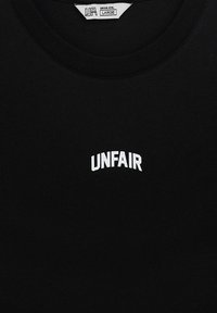 UNFAIR ATHLETICS T-shirts med print - black
