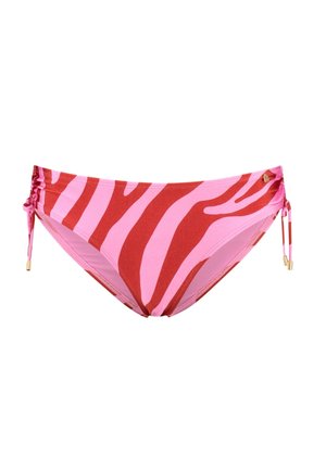 Costume da bagno a due pezzi con un motivo a strisce zebra rosa e rosse. I materiali includono un tessuto elastico con lacci laterali regolabili e accessori metallici dorati.