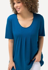 Ulla Popken GROSSE GRÖSSEN - Jednoduché tričko - classic medium blue