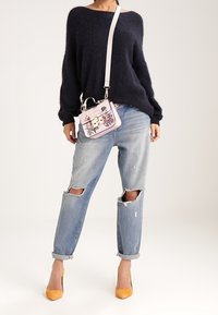 American Vintage Stickad tröja - mottled dark blue