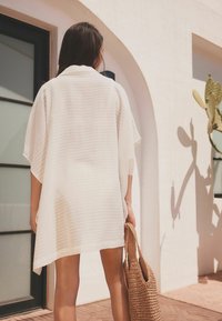Next Strandaccessoar  - white textured