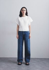 Agolde BRITT TEE - Pamata T-krekls - white