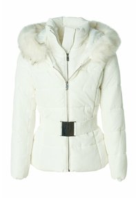 Chaqueta de plumas blanca con capucha desmontable, borde de piel, cierre de cremallera y cinturón elástico. Textura suave con detalles acolchados.