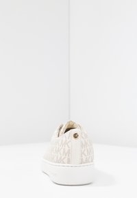 MICHAEL Michael Kors KEATON LACE UP - Sportcipő - vanilla