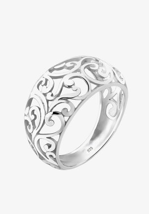 Bague en argent avec motifs ajourés de vigne tourbillonnante et poinçon "925" à l'intérieur du bracelet, indiquant un matériau en argent sterling.