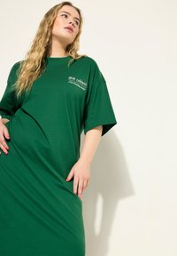 Studio Untold RÜCKEN-STATEMENT - Jerseyjurk - forest green