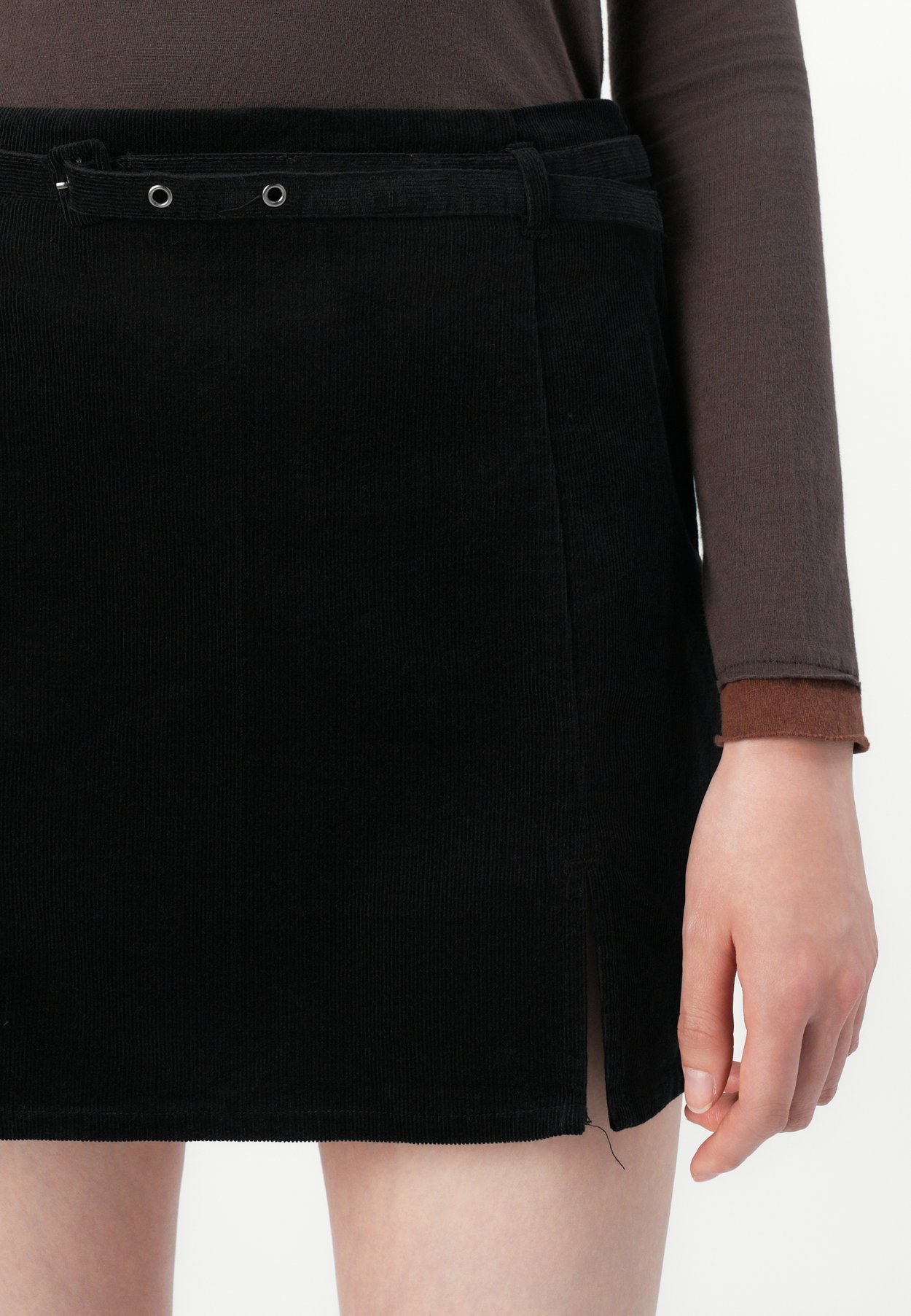 ONLNESSA Short